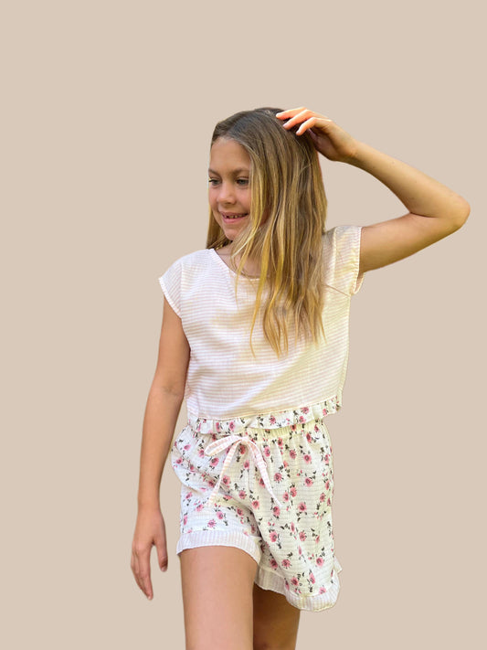 Conjunto SOFIA: Top con Abertura en Espalda + Short Floreado | DonGato Kids
