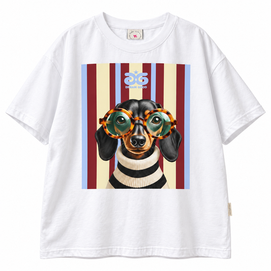 Remera Salchicha Blanco: prenda sola de frente, fondo blanco, formato cuadrado 1:1.