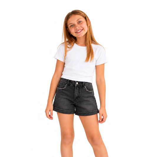 Short Jean Black negro lavado con tachas - vista frontal con Alfonsina - Don Gato Kids